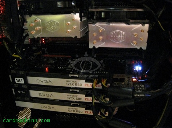 Cấu hình 3-SLI của  card màn hình EVGA GeForce GTX 680 Classified